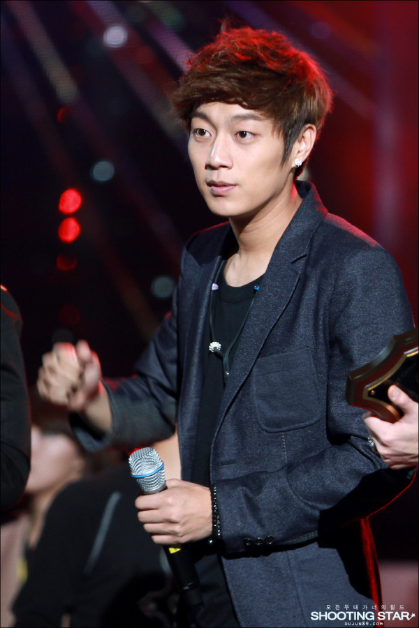 ChocoB2st's tweet photo. Dujun ^^ http://t.co/qUWBu0ML
