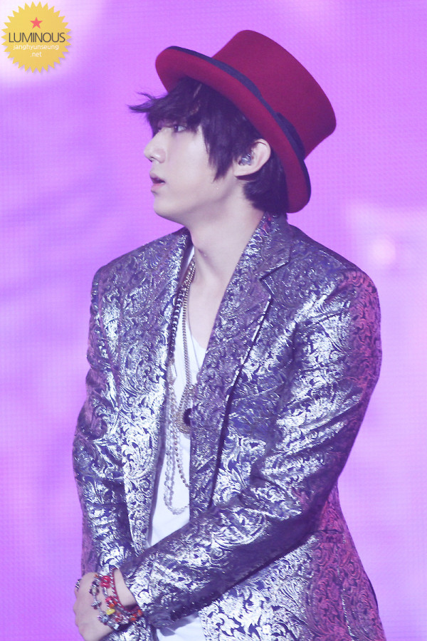 ChocoB2st's tweet photo. Hyunseung :)) http://t.co/JS7i47Ta