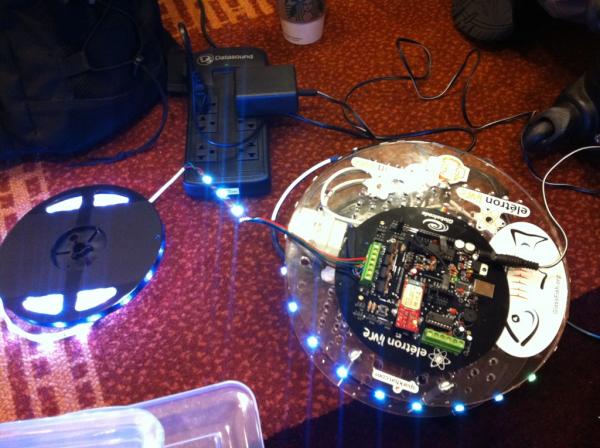 AdamBien's tweet image. #glassfish #javaee6 #ufo #javaone11