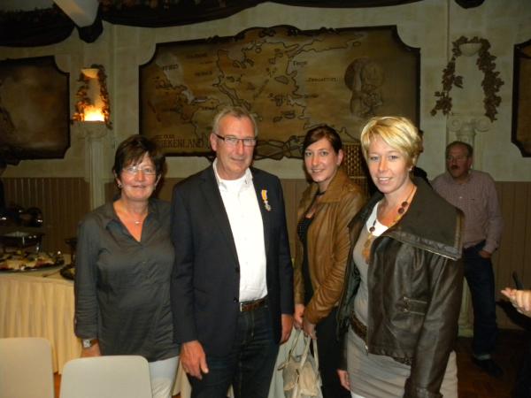 RianneKraaiveld's tweet photo. Lid in de orde van oranje nassau!! http://t.co/o5Fj6t86