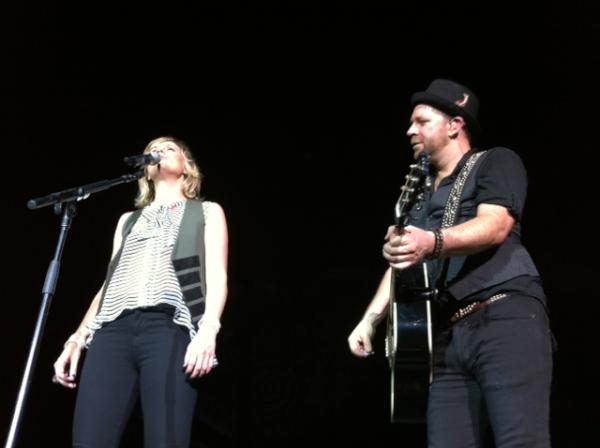 rlg04's tweet image. @Sugarlandmusic amazing night!!! #IncredibleMachine #Sugarpics