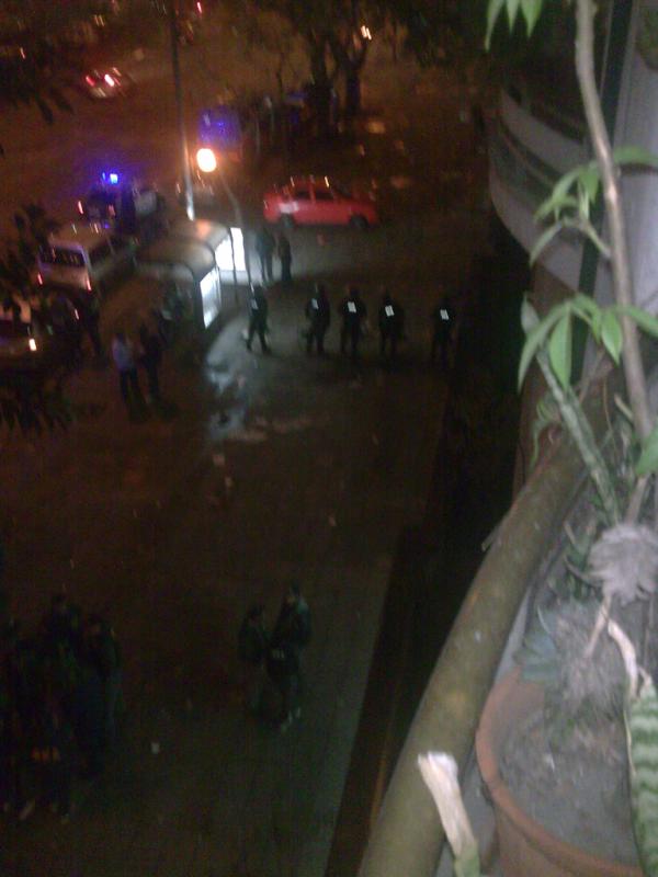 painfullylogico's tweet image. ahora si se armo la trifulca, alto operativo policial en la cuadra! #matenlosatodos