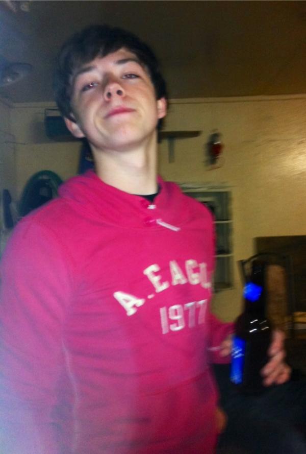 AveryGetz's tweet photo. Gay friend http://t.co/N430UKVt