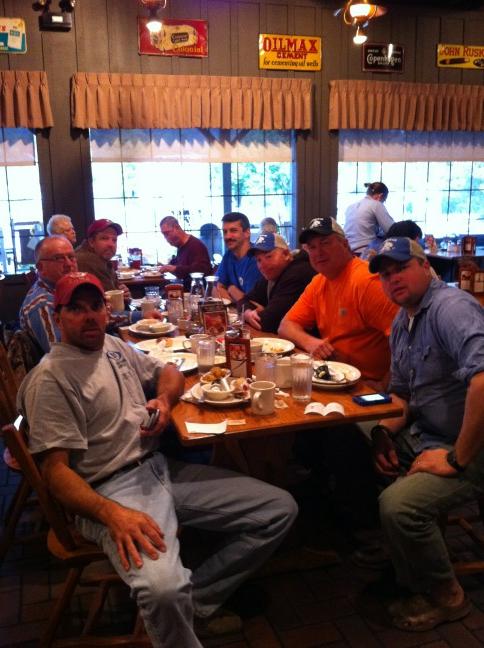 AtYourServiceAC's tweet photo. Tha Crew http://t.co/vPWyq3ci