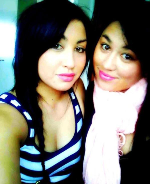 LeeceyTwack's tweet photo. & THIS IS BOBBY & ME. t(-.-t) http://t.co/WZp0vCN5