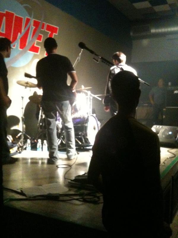 glebsoncasanova's tweet photo. ELEVATION no palco da Planet http://t.co/AEpnJXTQ