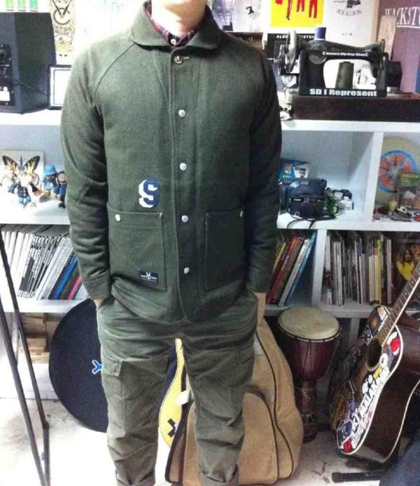 ACMESHOPjoon's tweet photo. RT @Vacantproject 카키색도 매우 클래식하네요^^ http://t.co/FiXcay7P