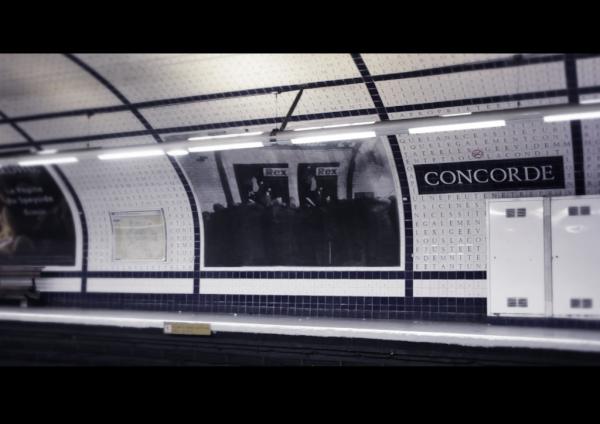 17oct_1961's tweet photo. Station de métro Concorde. 17 octobre 1961 #StreetArt http://t.co/Fb55snpE