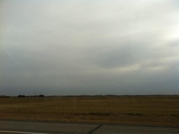 WestCoastDogs's tweet photo. Where did all the mountains go? @JoelMryglod http://t.co/HtFrH6MY