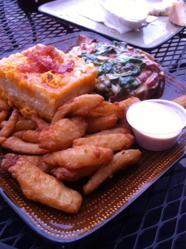 awall350's tweet photo. Meatloaf @ kickbacks=money! http://t.co/nFsfxl4K