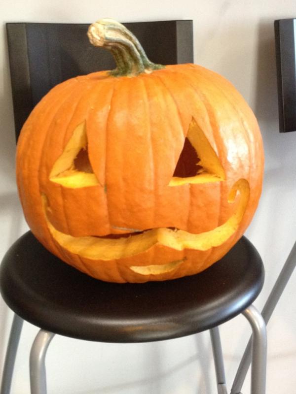 veva_g's tweet photo. My first carved pumpkin! #Halloween http://t.co/LfufKWi