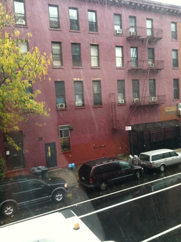 alyoconnor's tweet image. WHY IS THERE A SNOW STORM IN NYC RIGHT NOW?!?!? #NOTAHAPPY CAMPER