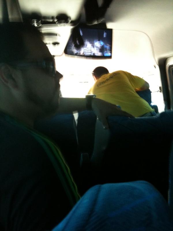 i9music's tweet photo. A caminho de Lagarto com a U2 ELEVATION. Hoje a Planet Café vai ficar pequena. Mais da Quanta Música e @i9music http://t.co/olsFIIZe