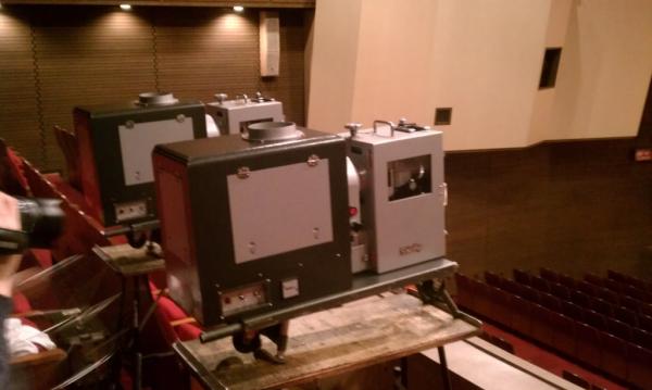 clarktheater's tweet image. 映写機搬入しました！ #ct11