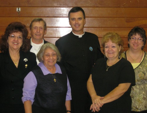 FAMILYROSARY's tweet photo. Fr. Wade Menezes with Crusade attendees & dinner guests at 29th Family Rosary Crusade Reception Dinner http://t.co/D1aCI3yB