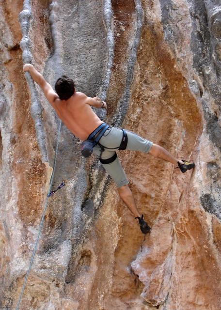 VisitElRipolles's tweet photo. Are you #climber ? Know one of the best places in #Catalonia in #ripolles #inpyrenees http://t.co/XXtjW4PR #mountain http://t.co/eIKsru4x