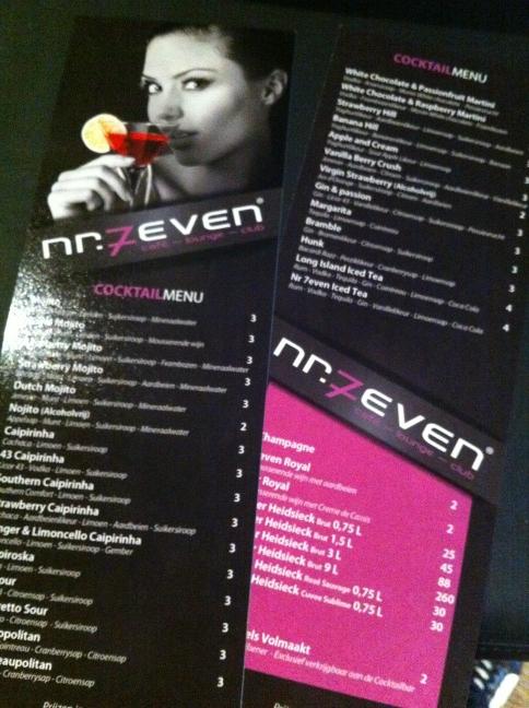 BobEngelsNr7's tweet photo. Zo de 1000 nieuwe menukaarten voor de cocktailbar zijn ook binnen @Nr7even http://t.co/8i6wH7BJ