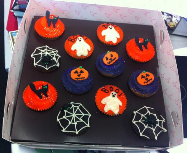 GraziaUK's tweet photo. YUM! The @hummingbbakery has got us in the Halloween spirit with these festive cupcakes. Who wants one? http://t.co/GP6Jaz0C