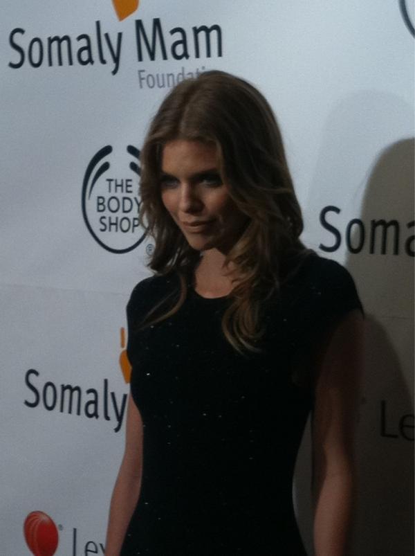 EspaceNY's tweet photo. Welcoming @IAMannalynnemcc to the 2011 @SomalyMam Foundation Gala http://t.co/Ib28y7UI