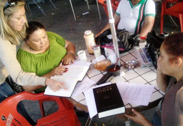TheZoharProject's tweet photo. A group of ladies in Mexico learning to connect with spiritual light through meditating on the Zohar's Aramaic letters http://t.co/eo4vVqpt