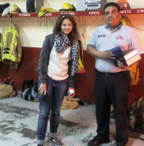 TheZoharProject's tweet photo. Chief of Police in Tijuana accepting Zohars during Tuesday's Zohar Project trip to the US/Mexico border http://t.co/BMpIKdX6