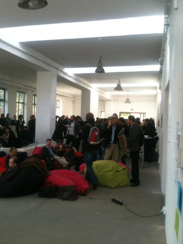 ciudadania_i's tweet photo. En el #ogdcamp el almuerzo es de pie. http://t.co/TaqCFYWz