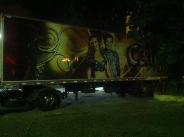 Caminhão da banda Calypso no clube para show de amanha!