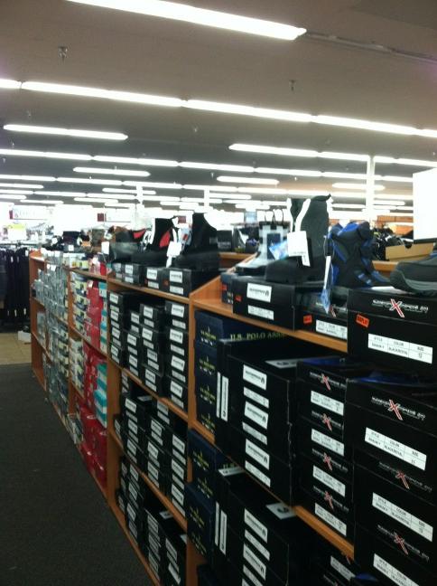 LemusGirl's tweet photo. Shoes and shoes http://t.co/ftM2o4x6