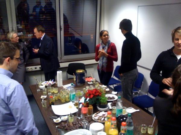 Blincc's tweet photo. Heute war Tag der offenen Tür im Entrepreneurship Center Köln (ECK). Vielen Dank für Speis und Trank! http://t.co/gVaJTFb2