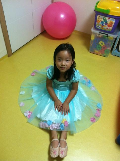 mlogue76's tweet photo. @darkdniper 봄 학기부터 지금(가을학기)까지 발레하고 있음. 덕분에 토욜에 여행을 못감 ㅋㅋ http://t.co/4vKVTIZe