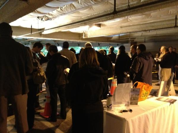 BenjaminHsieh's tweet photo. Bellevue trustee sale. Lots competition. Buyers pay almost retail. http://t.co/487VnuJ7
