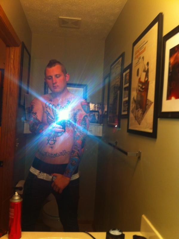 rockeverywear's tweet photo. Best @machinegunkelly costume! Hand drew all the tattoos and shit http://t.co/ddrIf2mV