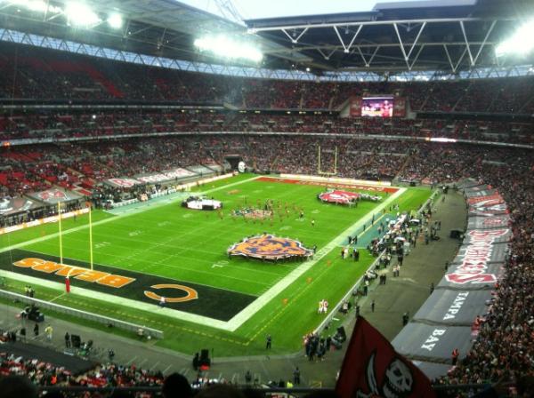 WainwrightDanny's tweet photo. Goo Goo Dolls + cheerleaders. God bless America http://t.co/zxKzsvdO
