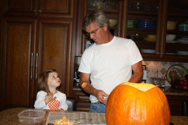 krunner44's tweet image. Making yak o lantern