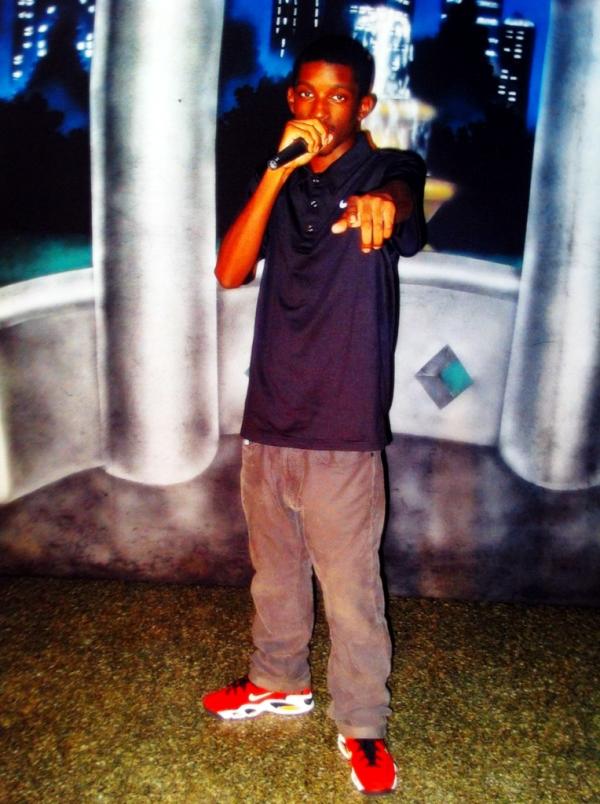 DjSocialDC's tweet photo. My booth pic from friendship homecoming, The DJ always get his on the house booth pic Lls http://t.co/jjKm83RN