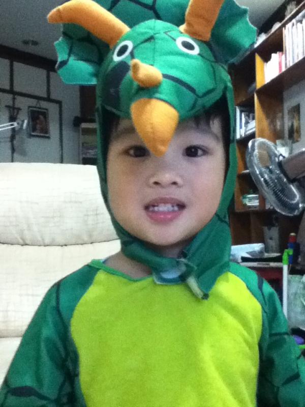 Itsmepinkpixie's tweet image. Trick or treat! :)