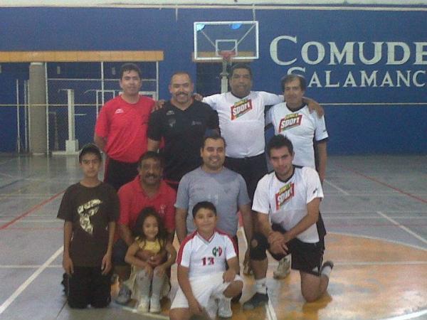 FerChavira3's tweet photo. Saludos a la Familia Chavira Voleiboleros de corazon en Guanajuato http://t.co/P8Mg1c2l