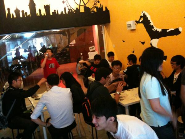 _thehangout's tweet photo. Check out the crowd at The Hangout! Come on down and join the fun! http://t.co/yU4JjJEU