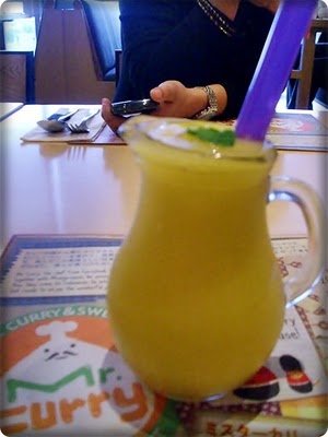 temanmakan's tweet photo. The drink, Mango Smoothie for sure around 20K-ish, seger banget! http://t.co/daXif9Lt