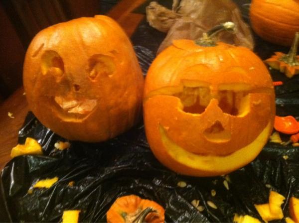 HealingHawk's tweet image. @ashakazam and @SenorHawk's pumpkins #tistheseason #moretocome #blockbreak