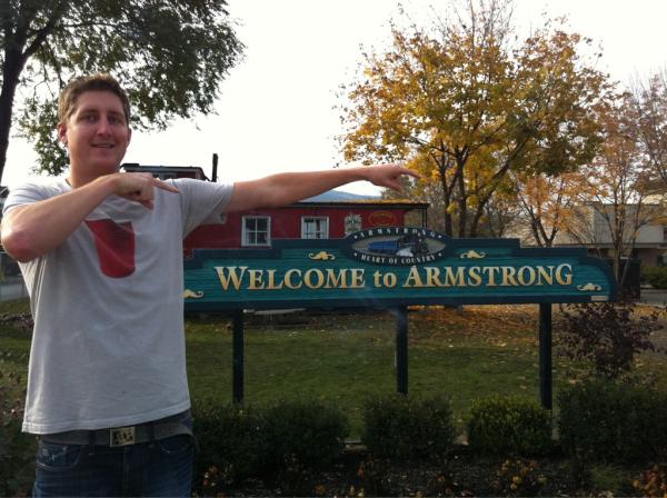 WestCoastDogs's tweet photo. @JoelMryglod Yeahhhhhh.... Armstrong http://t.co/cQNT25yG