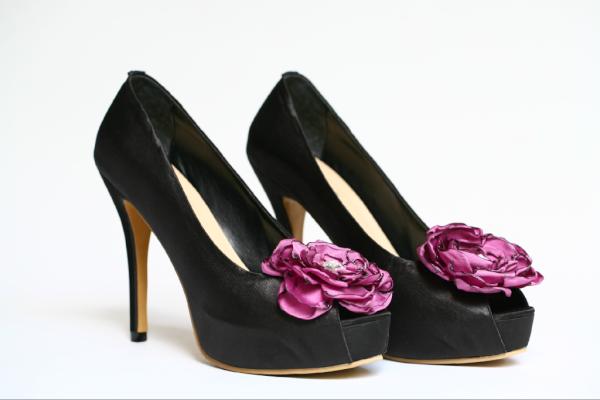 ittaherL's tweet photo. check out I T T A H E R L shoe project one on twitter... 

joyce black satin with purple flower... http://t.co/VBclKDuu