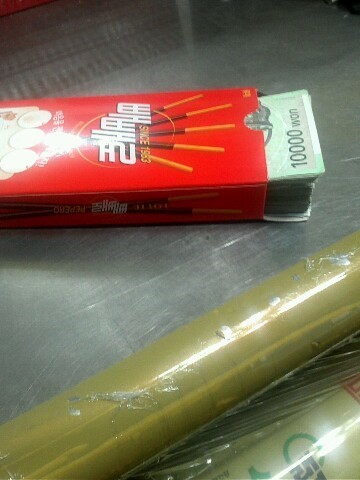 0uing's tweet photo. 11.11.11이라니........... 모두 빼빼로 받으세요~~~ http://t.co/Ddn57p6u