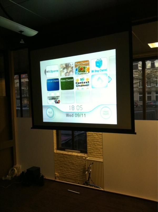 edzimbi's tweet image. Installing the wii #codedor #wii