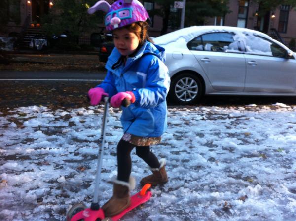 avaq's tweet photo. Snow? Ice? Piffle! The scootering must go on. http://t.co/xBYWRXSc