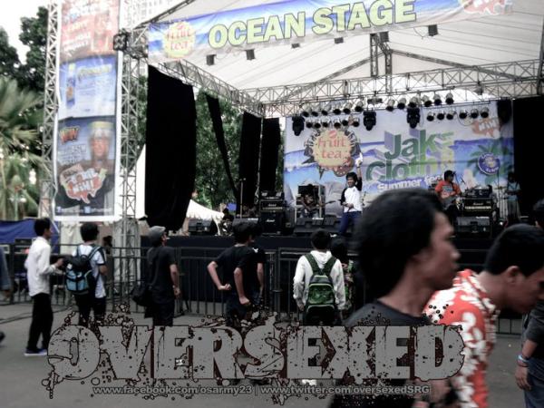 oversexedsrg's tweet image. Check This Out Oversexed Live At @JakCloth  ( OCEAN STAGE) #july2011 We miss the Moment :) Help Us to playing jakcloth