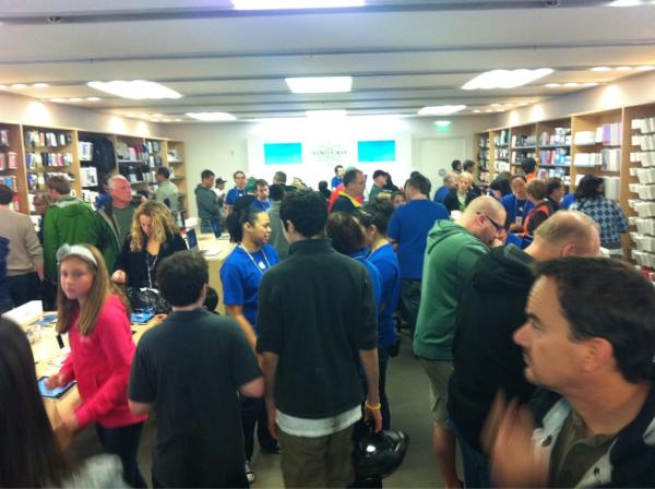 EileenBrady's tweet photo. Plant a seed. Grow an Apple orchard. Crazy. Life at the Apple store on Sunday morn. #fb http://t.co/IFhvLW8h