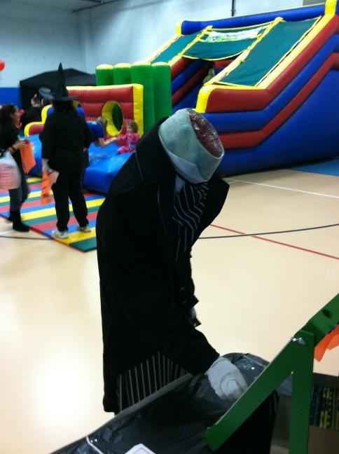 Even the guy with no head played at our plinko board and won the grand prize!!!🎁