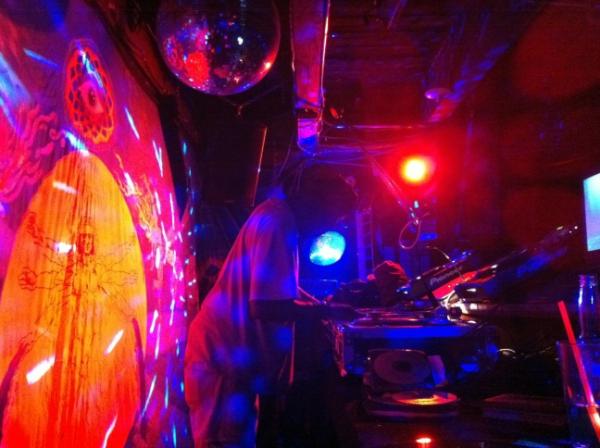 renegaderhythms's tweet photo. Buzz Goree of Underground Resistance back in Portland laying it down.Beat the town down until after 5am #detroittechno http://t.co/pjjeZqmb