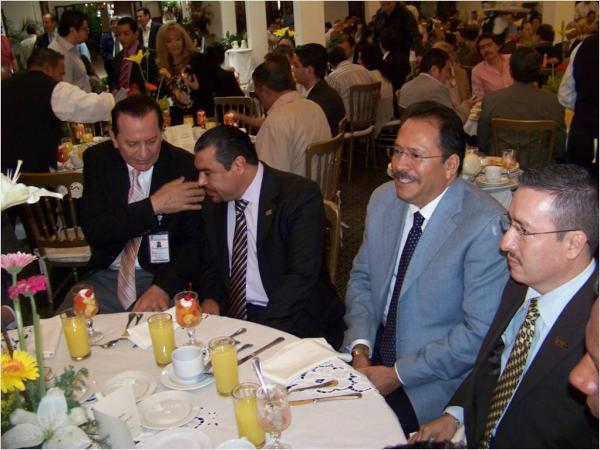 IsssteJornadasC's tweet image. El Profr Adrian Delgado Hernández Presidente Colegiado de la FEDESSP Jalisco, asistió a la celebración de los médicos.